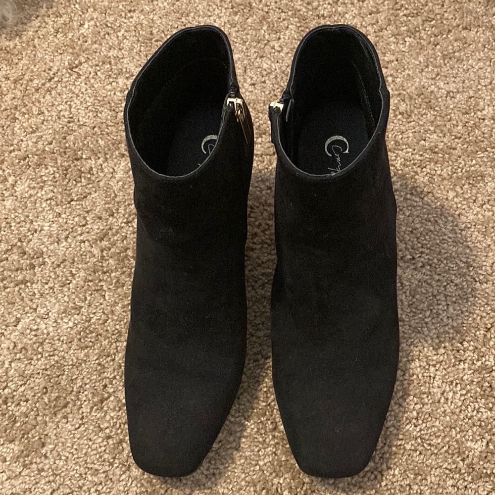 Women Black suede boot